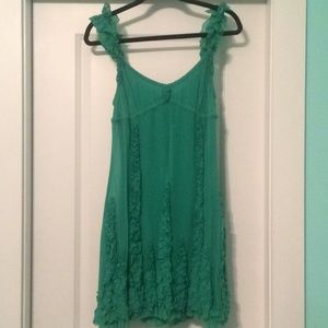Beautiful like New ruffled emerald green dress